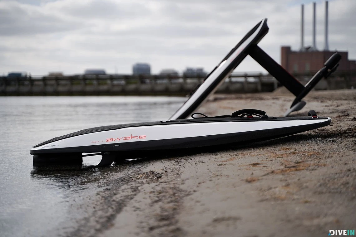 A picture of Awake Vinga 3 electric surfboard with its sleek design and practical features